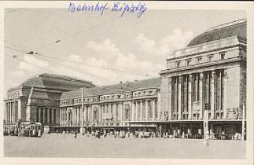 Leipzig Hauptbahnhof mit Straßenbahn