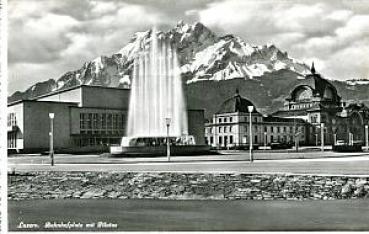 AK Luzern Bahnhofplatz mit Pilatus