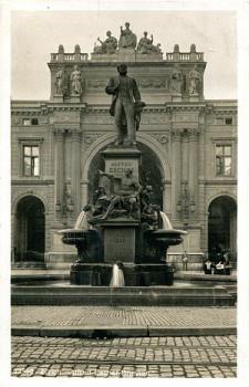 AK Zürich Alfred Escher Brunnen, Schienen