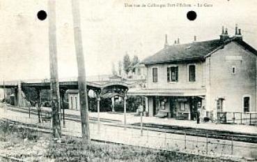 AK Une vue de Collonges Fort-I'Ecluse La Gare Bahnhof