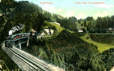 Höllental Ravenneviadukt mit Zug