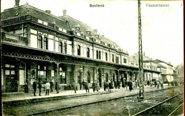 Szolnok Vasutallomas Bahnhof