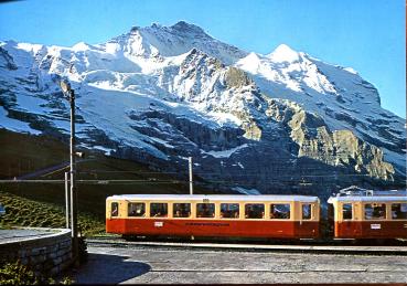 Kleine Scheidegg mit Jungfraubahn