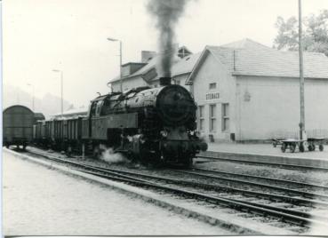 Baureihe 95 mit Güterzug in Steinach