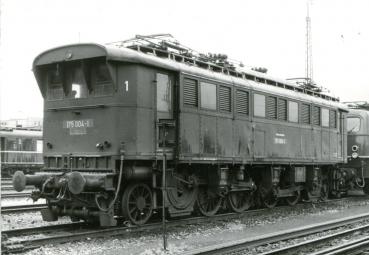 175 004-1