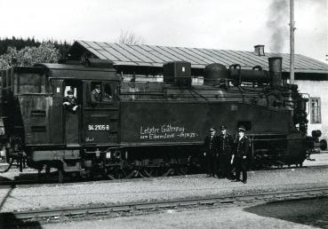 94 2105-8 Eibenstock unt. Bahnhof 1975