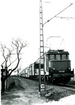 E 44 105 mit Doppelstockzug