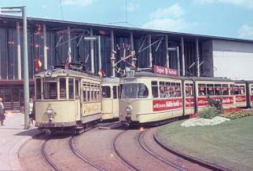 Straßenbahn Würzburg Hauptbahnhof Linie 1 und 4 TW 122 und 119